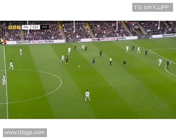 足总杯激战巴黎圣日耳曼与热刺互交白卷帽子戏法引发争议判罚热议